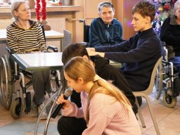 Występ młodzieżowej grupy teatralnej i kolęda w Bytomskim Centrum Wsparcia, 24.01.2026